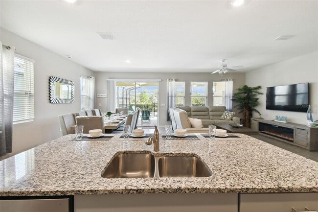Building Photo - 7704 Oakmoss Loop