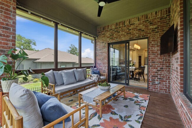 Building Photo - {10500} Luxury Living in Mills Crossing Estates +  Spacious Floorplan with Designer Finishes