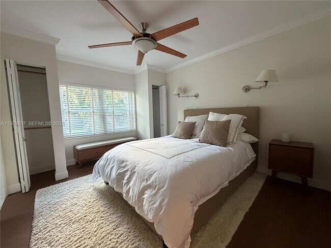 Building Photo - 5371 N Bay Rd