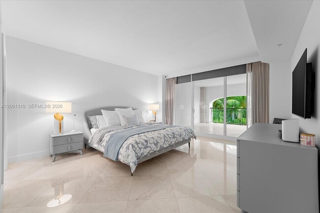 Building Photo - 3400 SW 27th Ave