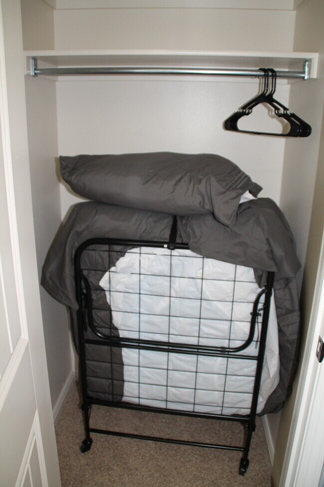 Building Photo - 195 Robison Dr