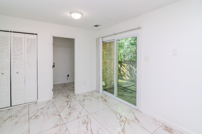 Building Photo - 1558 Samara Glen Way