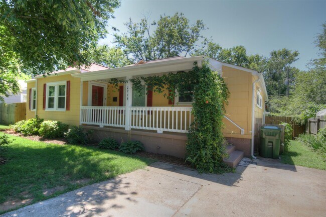 Building Photo - 2715 Thornton Cir SW