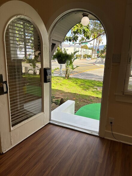 Building Photo - 515 N Garfield Ave