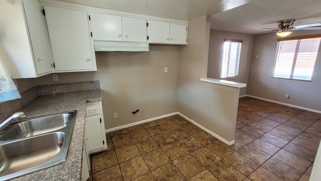 Building Photo - NOW AVAILABLE! 2 Bedroom back house in His...