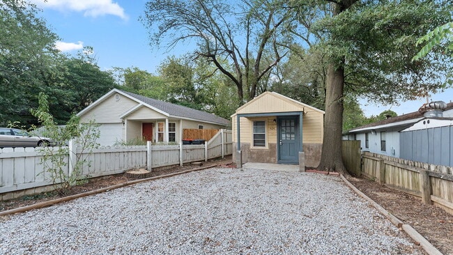 Building Photo - 1-Bed Oasis in Springdale: With private backyard area for BBQ or pets