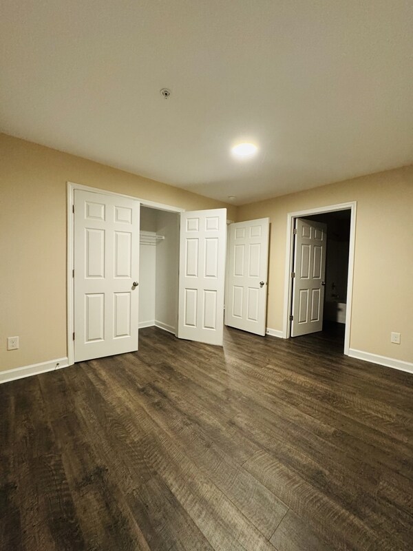 Building Photo - 1150 Cross Creek Cir