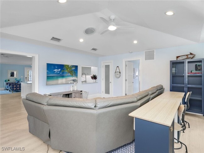 Building Photo - 188 Columbus Way