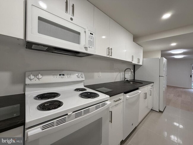 Building Photo - 7438 Crestberry Ln