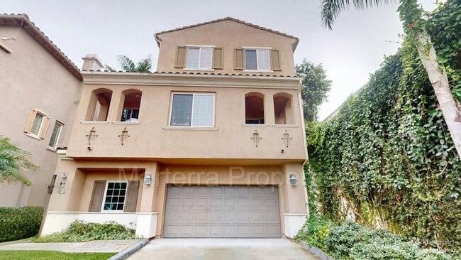 Building Photo - Beautiful Home in Eastside Coast Mesa