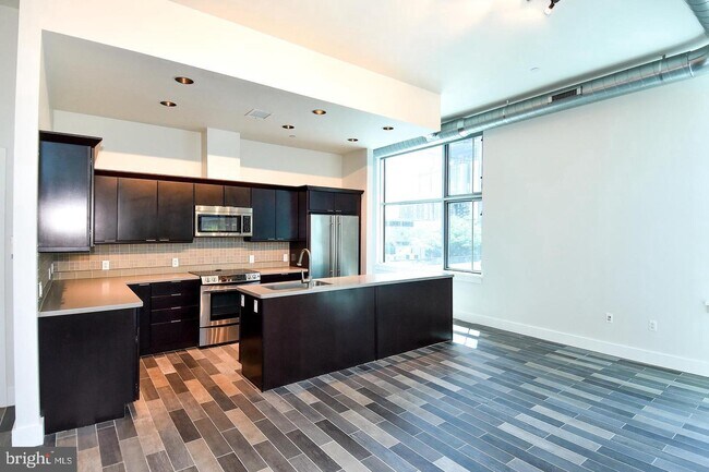 Building Photo - 7809 Woodmont Ave
