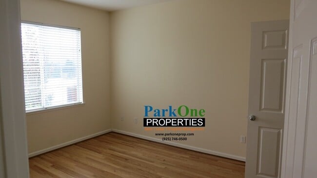 Building Photo - Great Ground Floor San Ramon Condo with Attached Garage, Now Available!!