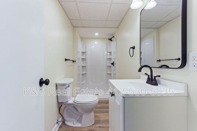 Building Photo - 1020 Grove St