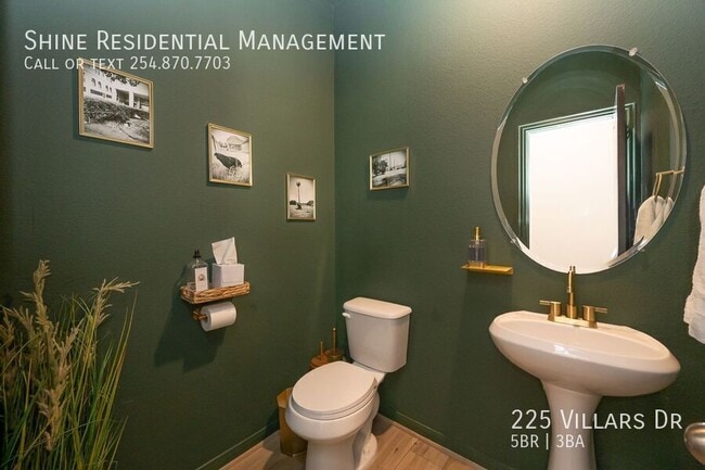 Building Photo - 225 Villars Dr