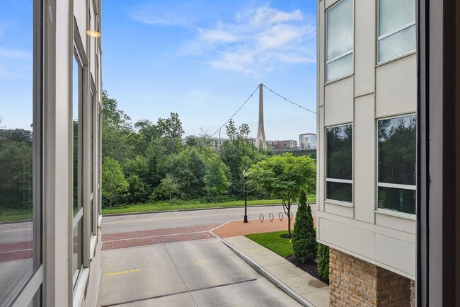 Building Photo - Luxury Condo in Dublin's Coveted Bridge Pa...