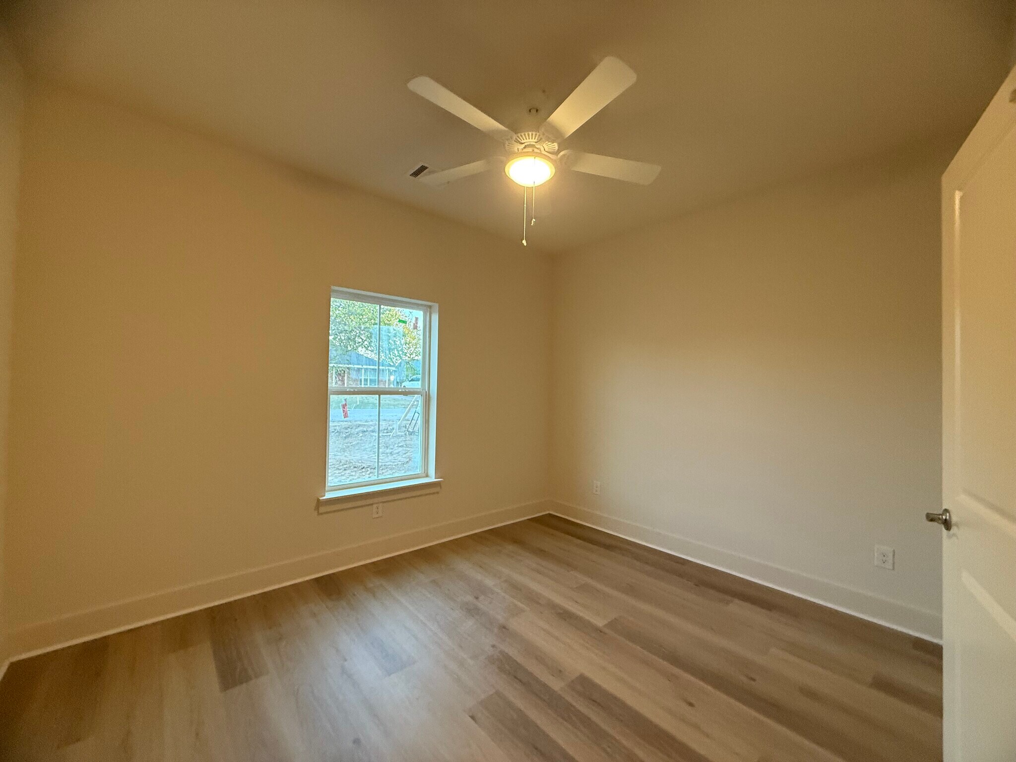 Building Photo - 104 Kirkland St