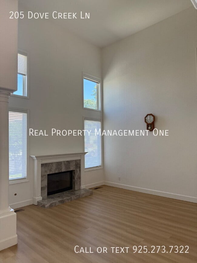 Building Photo - 205 Dove Creek Ln