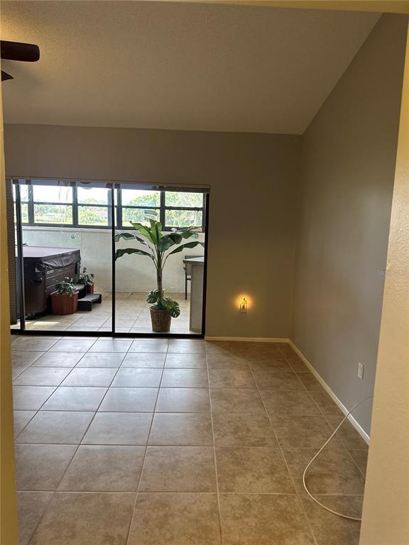 Building Photo - 4644 La Jolla Dr