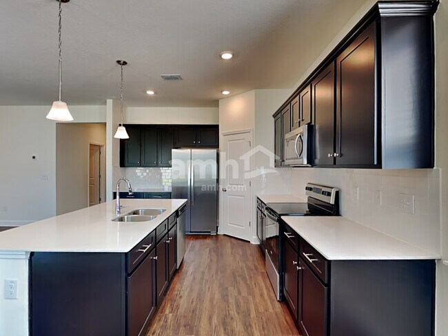 Building Photo - 1135 Walden Pond Dr