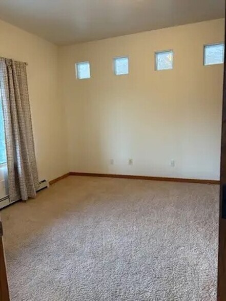 Building Photo - 337 Dakota Cir