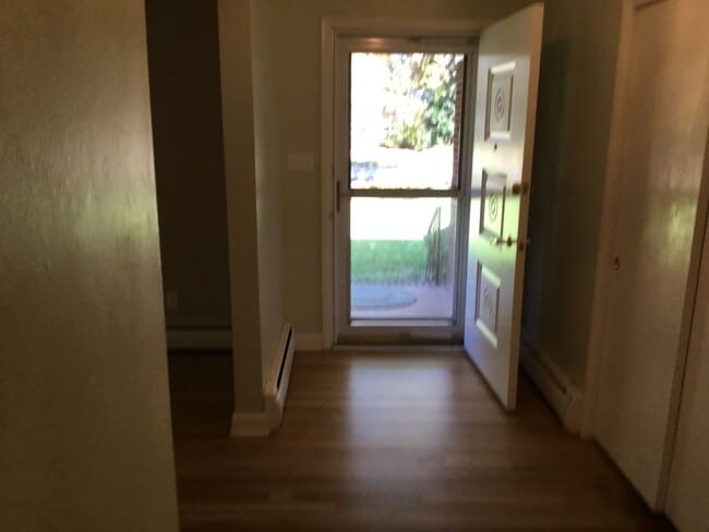 Building Photo - Recently updated ranch in Thoroughgood!