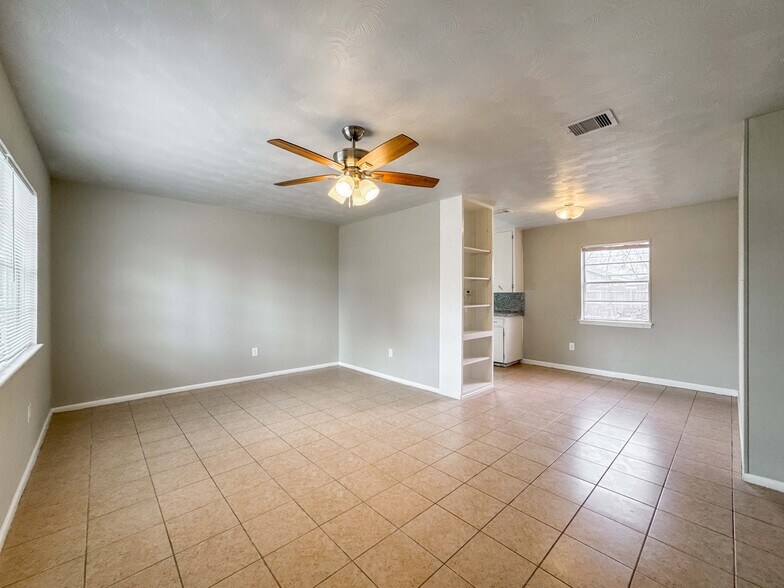 Building Photo - 1122 N Natchez Dr