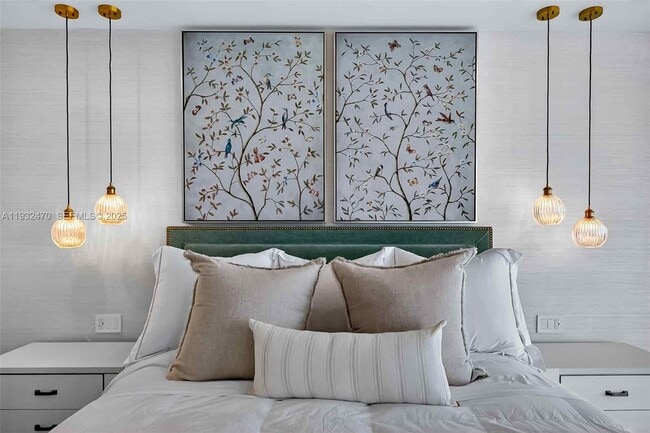 Building Photo - 700 NE 24th St