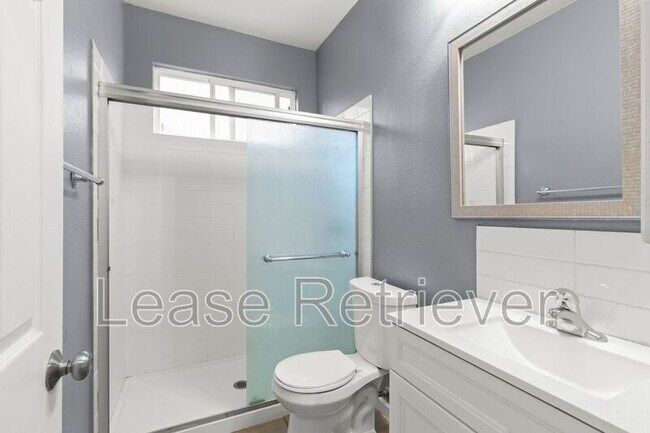 Building Photo - 4244 Lindsey Ln