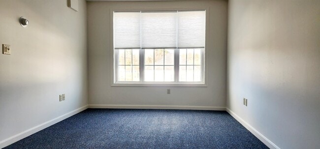 Building Photo - 2 Railroad Ave