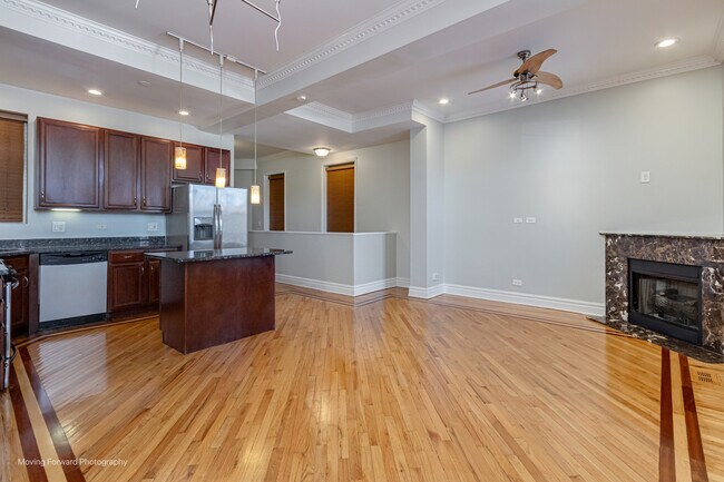 Building Photo - 4852 S Prairie Ave