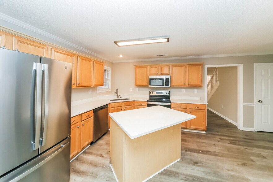 Building Photo - 9264 Tamhaven Dr