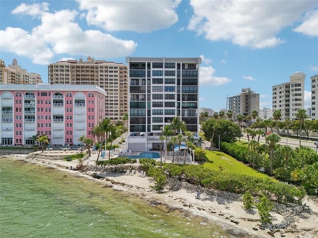 Building Photo - 11 Sunset Dr