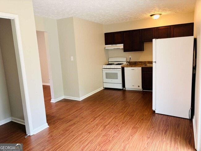 Building Photo - 42 Westgate Park Ln