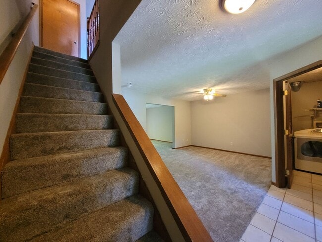 Building Photo - 3 Bedroom, 2.5 Bath Townhouse in Beavercreek!