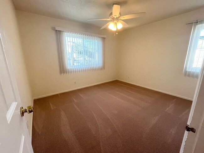 Building Photo - 3 BLOCKS TO MISSION BAY! SPACIOUS 2BD/1BA TOP FLOOR APARTMENT W/ GARAGE!!! $3,200/mo