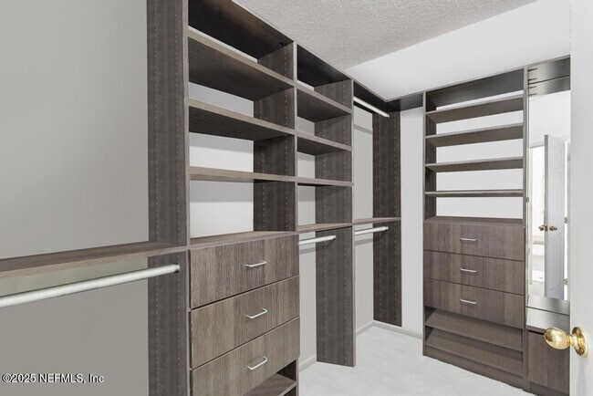 Building Photo - 3139 Ashgrove Rd