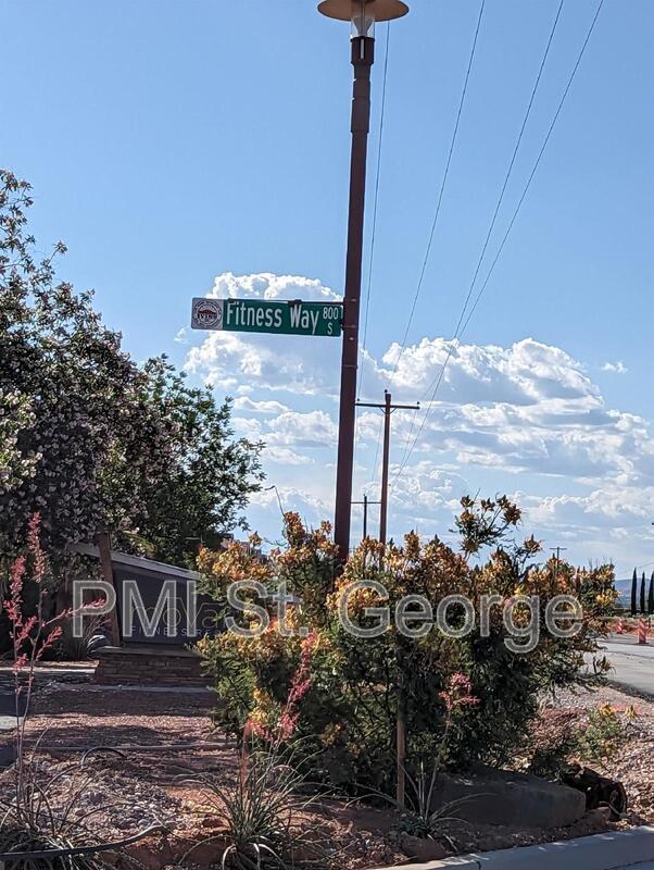 Building Photo - 350 W Old Hwy 91