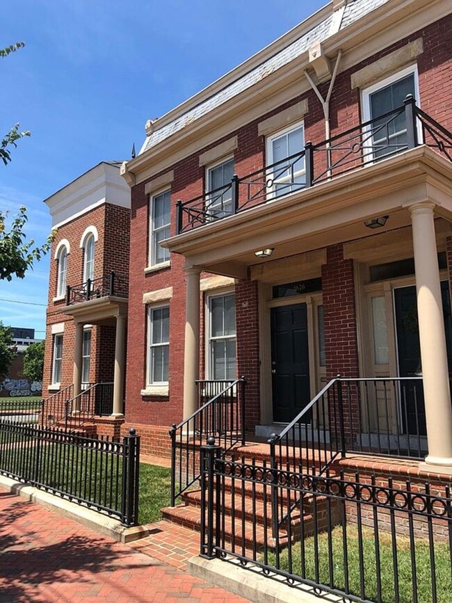 Primary Photo - Spacious 3-Bed 3-Bath on Cary St.