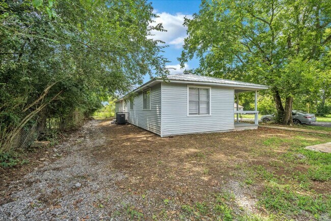 Building Photo - RARE 4BR Bessemer Beauty – Huge Space, Modern Updates & Low Move-In Costs!