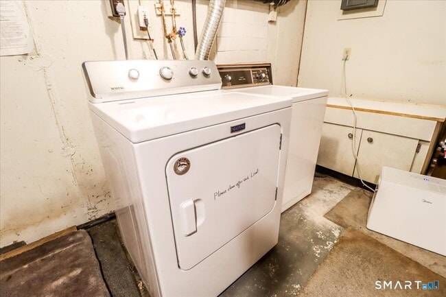 Building Photo - 62 Old Farms Ln