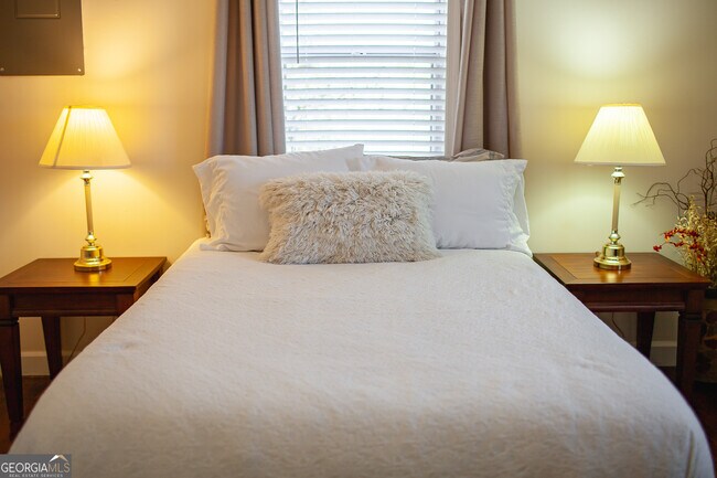 Building Photo - 161 Calhoun Rd