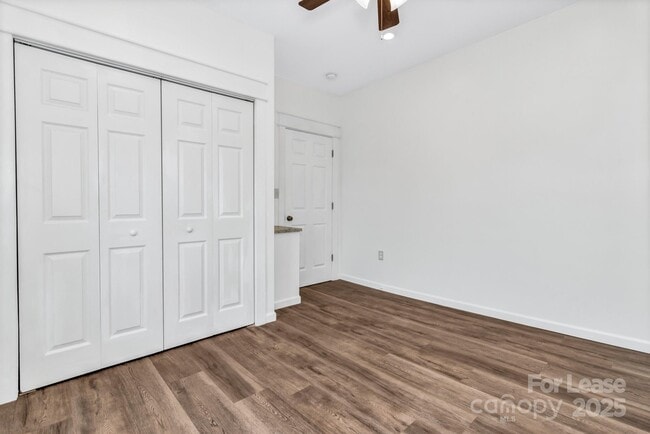 Building Photo - 150 Oak Hill Rd