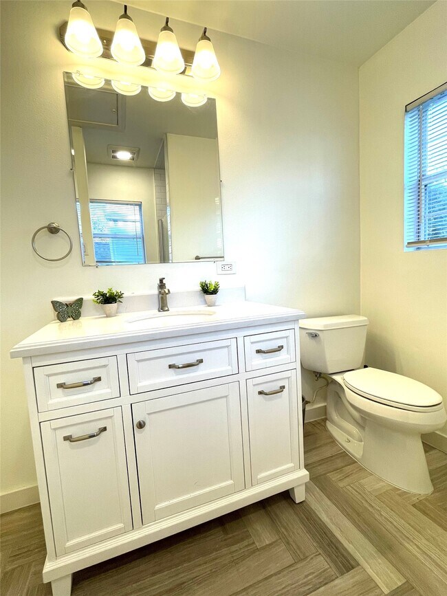 Building Photo - 4334 Jefferson St