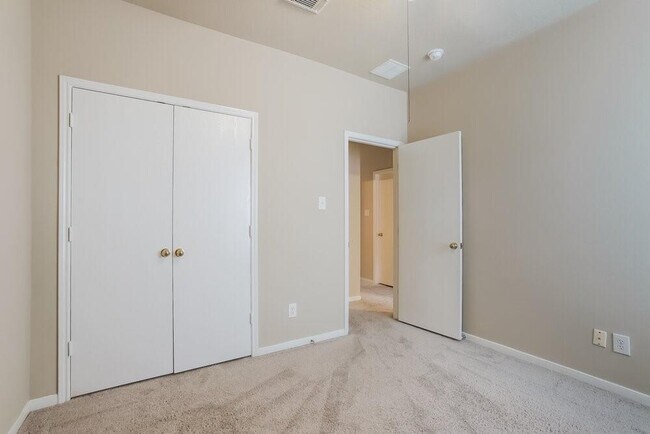 Building Photo - 22035 Willow Downs Dr