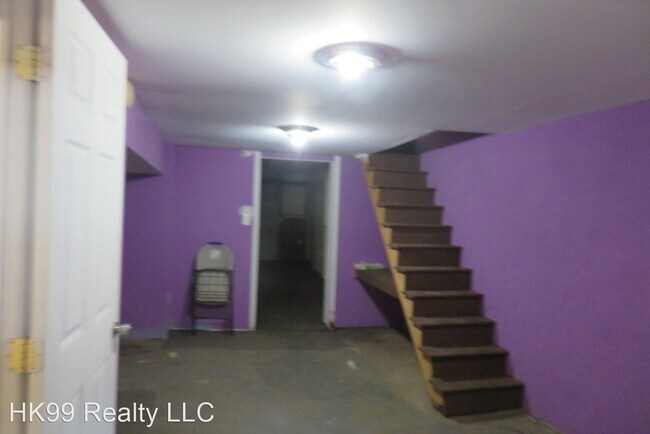 Building Photo - 3 br, 1.5 bath House - 7032 Walker St.