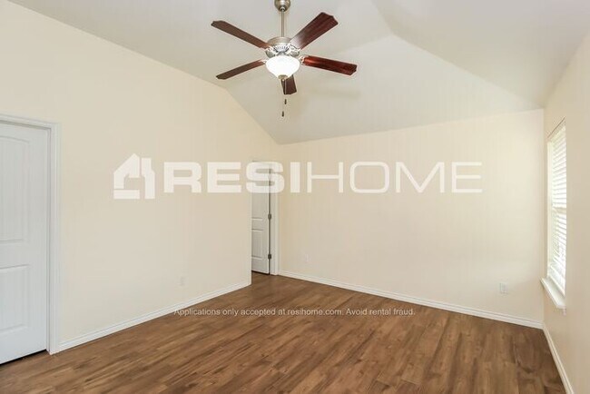 Building Photo - HOME FOR RENT!!