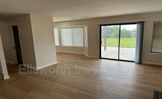 Building Photo - 10986 Elderwood Rd