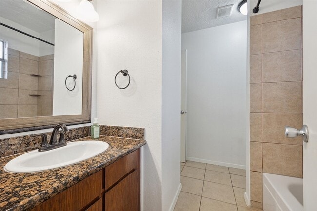 Building Photo - 2723 N Brompton Dr