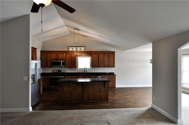 Building Photo - 691 River Mist Cir