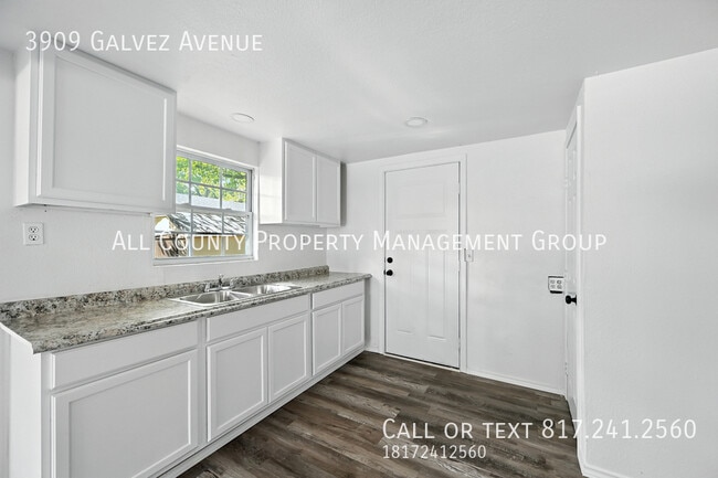 Building Photo - 3909 Galvez Ave